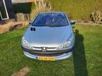 Peugeot 206 1.6 16V CC 2002 Grijs, Auto's, Peugeot, Voorwielaandrijving, 4 cilinders, Cabriolet, 4 stoelen