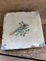 Oude tegel met vogel., Antiek en Kunst, Ophalen of Verzenden