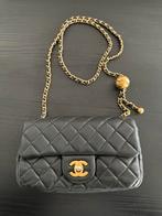 Chanel flap bag, Handtas, Gebruikt, Ophalen of Verzenden, Zwart