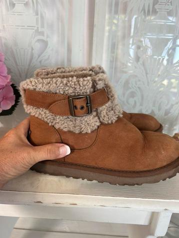 UGG Jocelin Shearling Buckle mt 36 izgst beschikbaar voor biedingen
