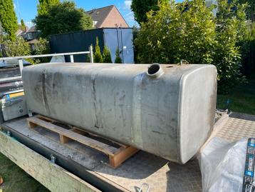 Dieseltank 210x70x70 universeel beschikbaar voor biedingen