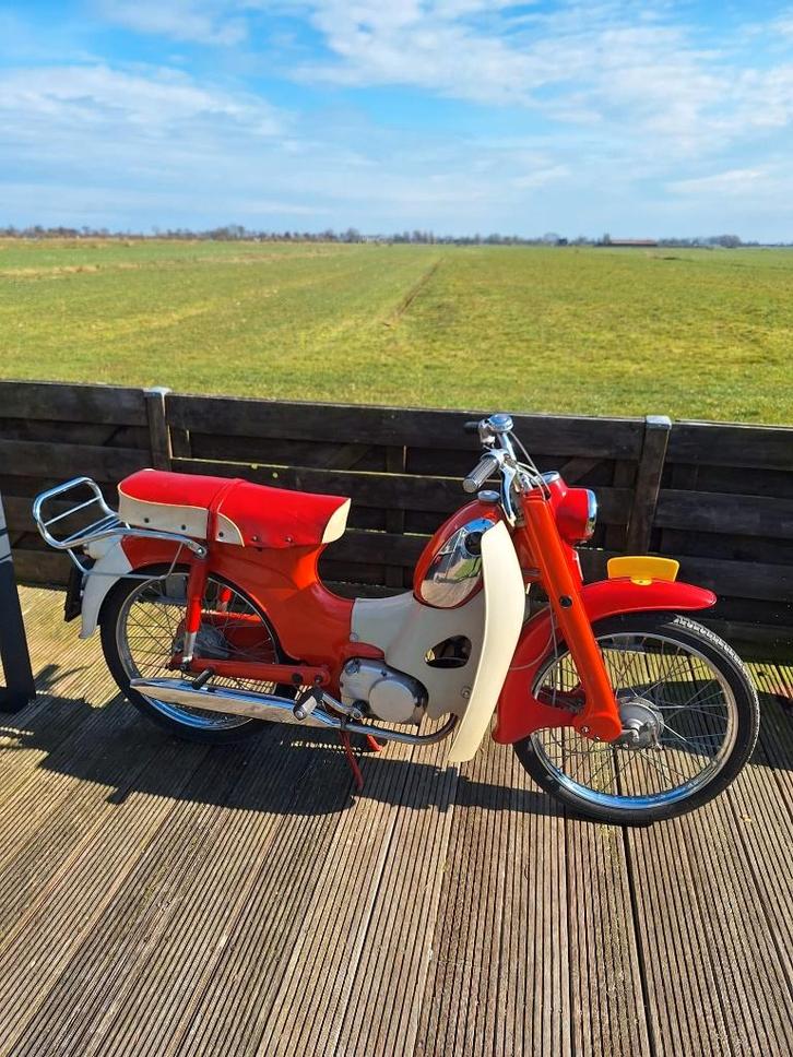Honda C310A Origineel rood, Fietsen en Brommers, Brommers | Oldtimers, Overige merken, Ophalen