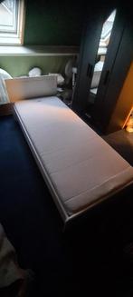 Bed 220 cm  lang, Ophalen, Gebruikt, 90 cm, Eenpersoons