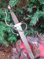 Antiek Schild met Zwaarden en Wapen, Ophalen of Verzenden