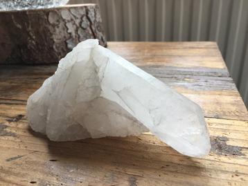 Bergkristal cluster beschikbaar voor biedingen