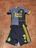 Feyenoord Tenue 22-23  Maat S #7 Sinisterra, Kinderen en Baby's, Adidas, Gebruikt, Overige maten, Ophalen of Verzenden