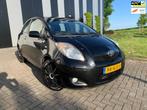 Toyota Yaris 1.3 VVTi Aspiration Airco-ElekPakket-2 Sleutels, Voorwielaandrijving, Gebruikt, 4 cilinders, Zwart