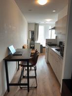 Tafel met 2 Krukken - Perfect voor Kleine Ruimtes!, Huis en Inrichting, Keuken | Complete keukens, Gebruikt, Bruin, Overige typen