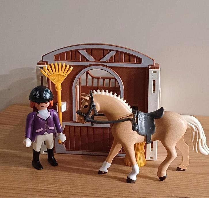 Playmobil warmbloedpaard met paardenbox 5520, Kinderen en Baby's, Speelgoed | Playmobil, Zo goed als nieuw, Ophalen of Verzenden