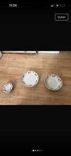 Bordenset Chodziez, Huis en Inrichting, Keuken | Servies, Ophalen, Gebruikt, Bord(en), Overige stijlen