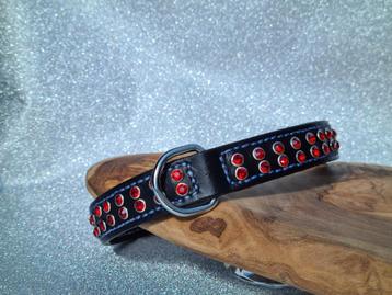 Leren halsband nekomvang 39-46 beschikbaar voor biedingen