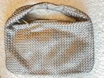 Bottega Veneta Hobo Intrecciato Goud Metallic, Ophalen of Verzenden, Zo goed als nieuw, Overige kleuren, Handtas