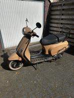 Riva scooter geel kenteken 45 km/h bruin, Ophalen, Gebruikt, Benzine