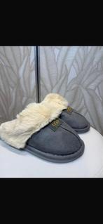 UGG Pantoffels - Comfort en Stijl, Ophalen, Nieuw, Grijs, Pantoffels of Sloffen