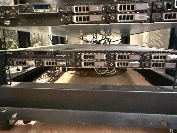 Dell PowerEdge R320 10 Core / E5-2470 v2 @ 3.20 + 96 GB RAM, Computers en Software, Servers, Zo goed als nieuw, Ophalen