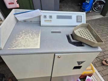 Tekoop muntgeld telmachine met sorteersysteem en bon uitgave beschikbaar voor biedingen