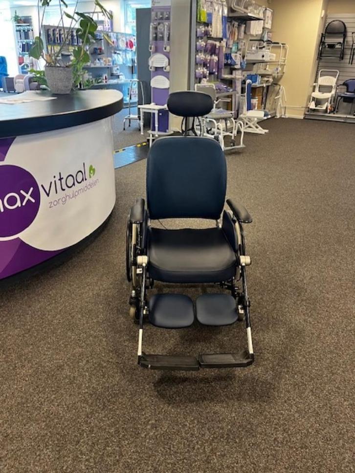 Comfortabele kantelrolstoel van Life & Mobility, Diversen, Rolstoelen, Gebruikt, Duwrolstoel, Ophalen