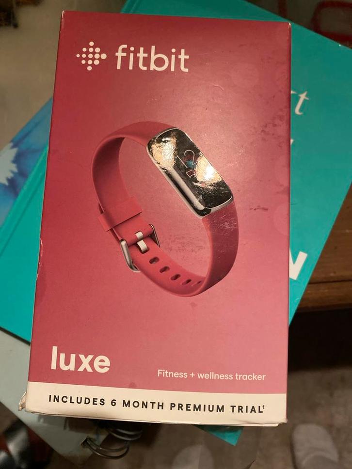 Fitbit Luxe - Gebruikt, Werkt Perfect!, Sieraden, Tassen en Uiterlijk, Activity trackers, Gebruikt, Android, Roze, Ophalen
