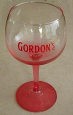 Glazen. 2 Stuks. Prachtige kleur rose. Groot. Hoogte 21 cm., Glas of Glazen, Nieuw, Ophalen of Verzenden, Glas