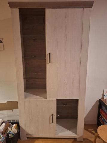 Gratis ophalen: Witte Vitrinekast met Verlichting