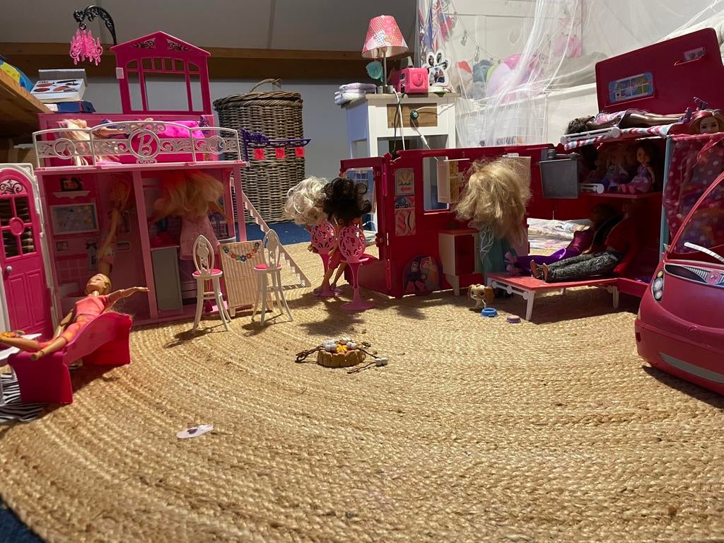 Barbies/kleding/barbiehuis/ camper, Ophalen of Verzenden, Gebruikt, Barbie
