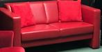 Rood leren tweezits bank, Gebruikt, 150 tot 200 cm, Tweepersoons, Ophalen of Verzenden