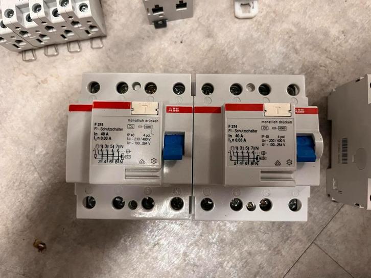 Meterkast Onderdelen: Aardlekschakelaar, Transformator, Auto, Doe-het-zelf en Verbouw, Elektra en Kabels, Zo goed als nieuw, Schakelaar