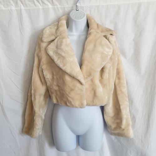Leuke cremkleurige korte nepbont jas. Mt S, Kleding | Dames, Jassen | Winter, Zo goed als nieuw, Maat 36 (S), Beige, Ophalen of Verzenden