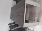 kunststof eettafel. Bruin tafelblad met witte poten. 2 meter, Ophalen, Kunststof, 200 cm of meer, Zo goed als nieuw