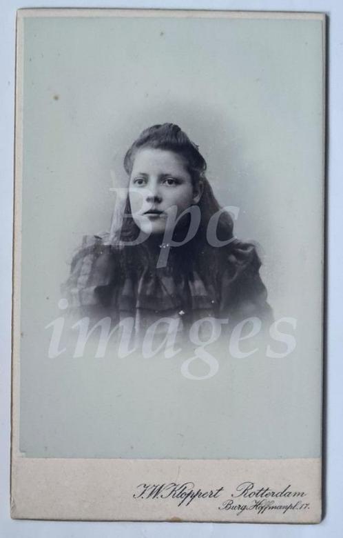cdv meisje geruite jurk Rotterdam 1900's, Verzamelen, Foto's en Prenten, Gebruikt, Foto, Kind, Voor 1940, Verzenden