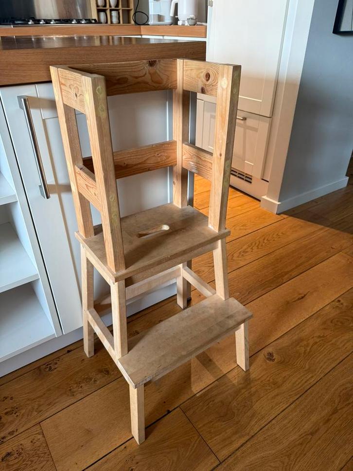 Learning tower kind, Huis en Inrichting, Woonaccessoires | Etagères, Gebruikt, Ophalen