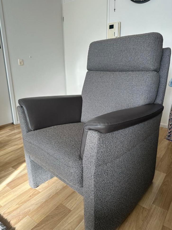 Nieuwe Bruine Stoel voor Ouderen, Huis en Inrichting, Fauteuils, Nieuw, Stof, 50 tot 75 cm, Minder dan 75 cm, Ophalen