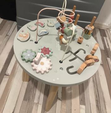 Little dutch activiteitentafel beschikbaar voor biedingen