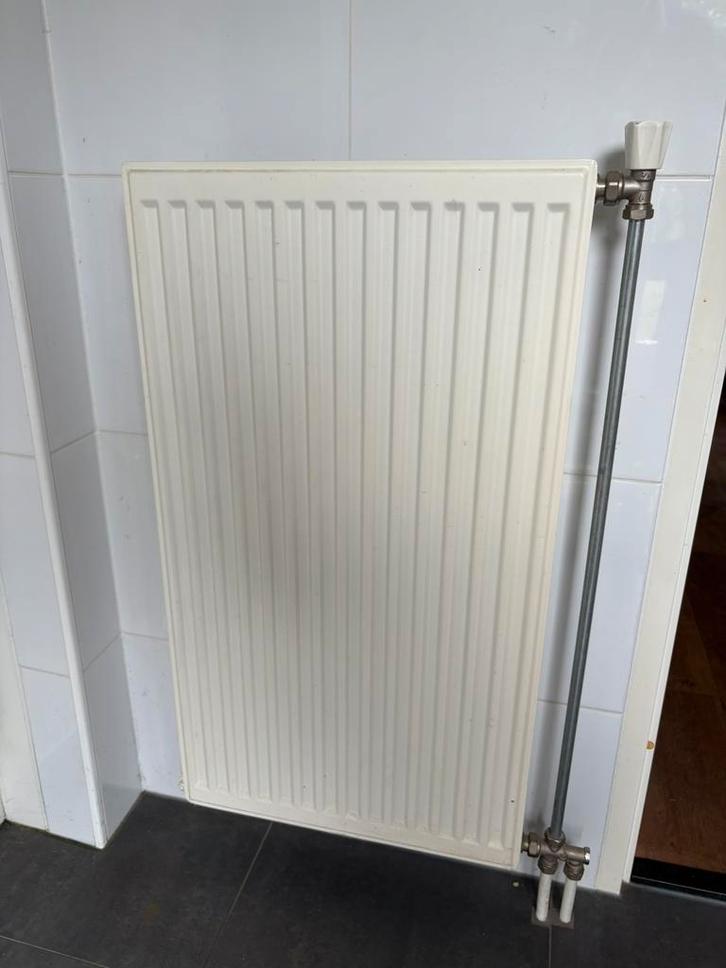 Radiatoren diverse afmetingen, Doe-het-zelf en Verbouw, Verwarming en Radiatoren, Zo goed als nieuw, Radiator, 800 watt of meer