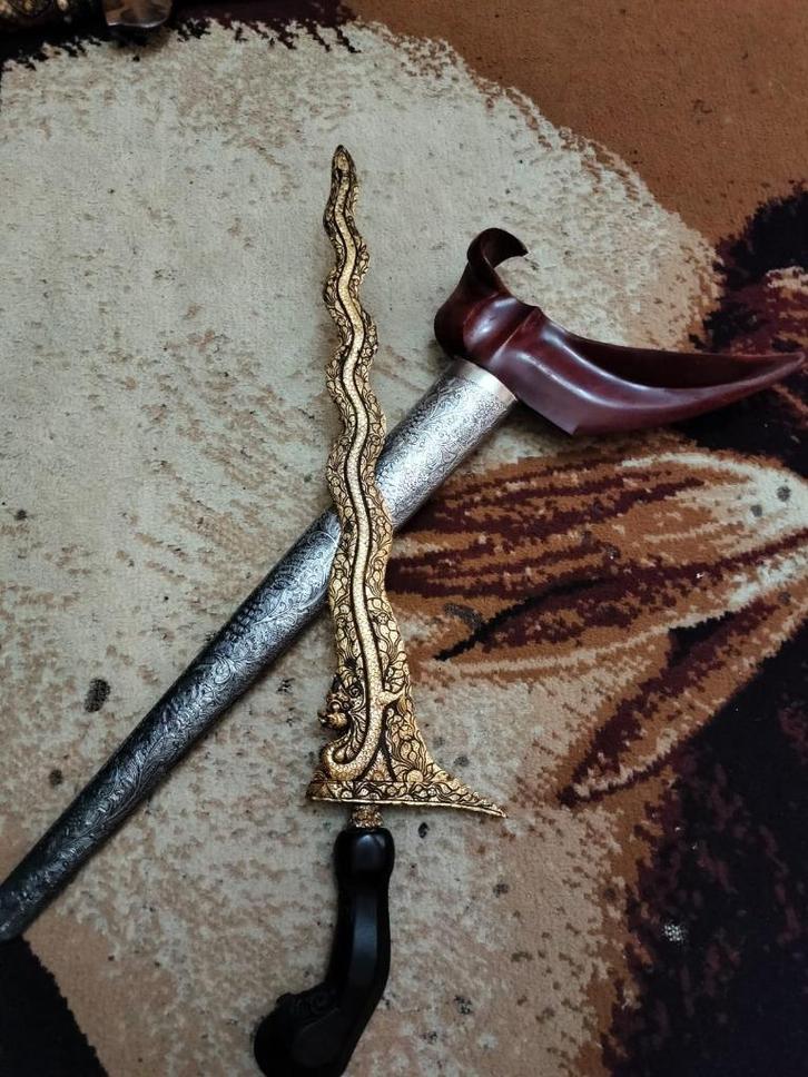 Antieke Keris Nagasasra 11 Luk Kinatah Goud Surakarta SUV12, Antiek en Kunst, Kunst | Niet-Westerse kunst, Verzenden