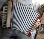 Accordeon ter ovemame, Met riemen, 80-bas, Toetsaccordeon, Zo goed als nieuw