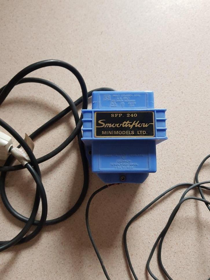 Te koop goede transformator 12 volt v  modelspoorbaan HO enz, Hobby en Vrije tijd, Modeltreinen | H0, Zo goed als nieuw, Transformator of Voeding
