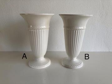 2 vaasjes, Wedgewood Edme plain beschikbaar voor biedingen