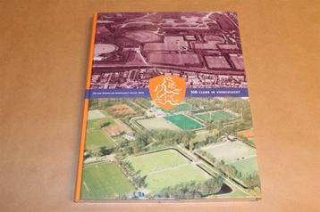 Gesealed Jubileumboek KNHB — 105 Jaar — 308 Clubs beschikbaar voor biedingen