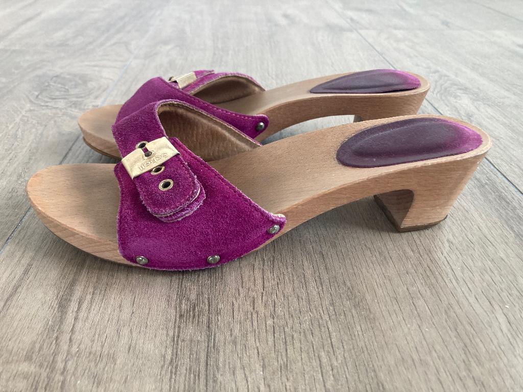 Lage paars suède lederen kleppers Scholl mt 38, Kleding | Dames, Schoenen, Gedragen, Sandalen of Muiltjes, Overige kleuren, Ophalen of Verzenden