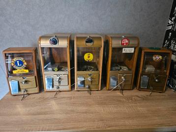 31 Totaal gerestaureerde Amerikaanse vending machines  beschikbaar voor biedingen