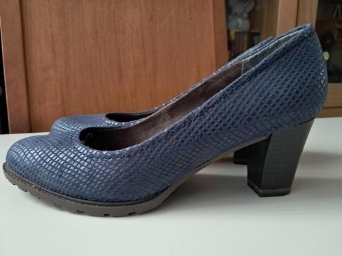 Mooie blauwe echt leren Pumps van TAMARIS Maat 38, Kleding | Dames, Schoenen, Zo goed als nieuw, Pumps, Blauw, Ophalen of Verzenden