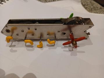 Kikkerland Opwindbare Bonga beschikbaar voor biedingen