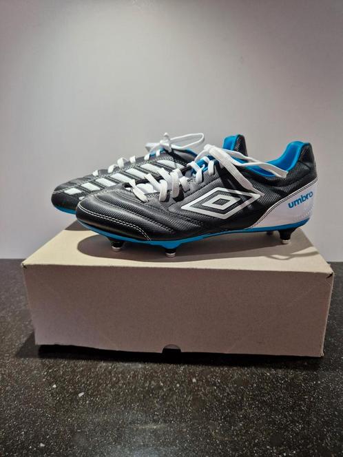 Umbro voetbalschoenen (nieuw) - maat 43, Sport en Fitness, Voetbal, Nieuw, Schoenen, Ophalen of Verzenden