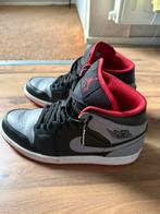 Air Jordan 1 Mid Bred Shadow, Verzenden, Zwart, Air Jordan, Nieuw