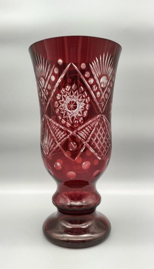 Vintage Boheemse robijnrode vaas van helder kristal, Antiek en Kunst, Antiek | Glas en Kristal, Ophalen of Verzenden
