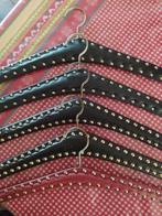 Vintage lederen kledinghangers met studs 5, Kleding | Dames, Kledinghangers, Ophalen of Verzenden, Zo goed als nieuw, Kunststof