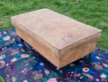 Hocker cognac 60x100x40 beschikbaar voor biedingen