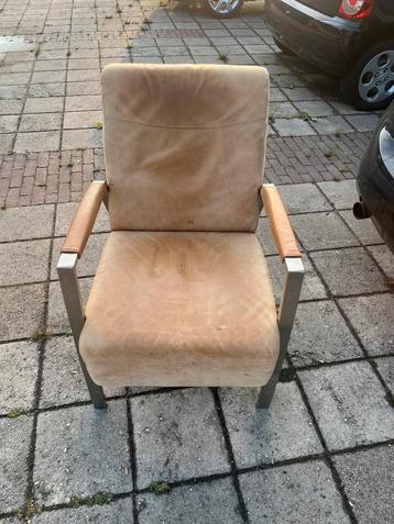 Feelings stoel beschikbaar voor biedingen
