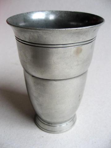 Amsterdamse School zilvertin vaas GERO 1930 Chr. v.d. Hoef beschikbaar voor biedingen